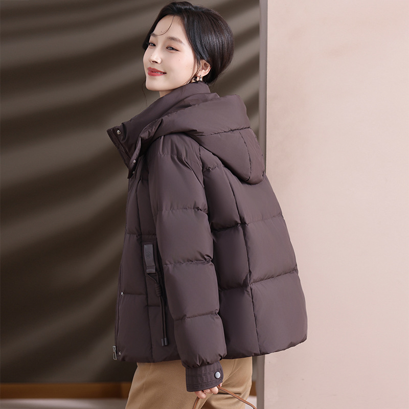 欧洲站冬季年轻女孩羽绒服90鸭绒2025年新款面包服大码加厚外套女