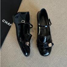 �ٴ��ɫ�軨Ů��2026�¿�ļ��r�г����nʽ���߬�����Ьһ�ֿ�