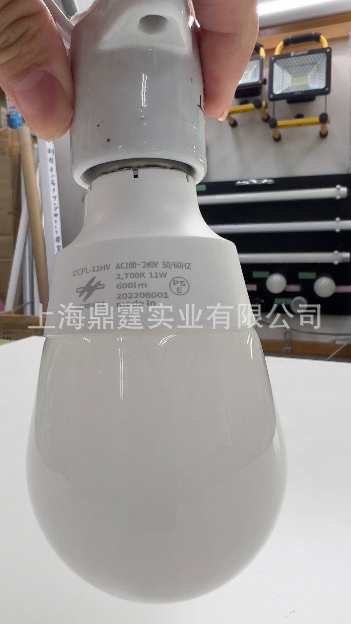 �ձ�ܥ�ڿ����� CCFL������ ���� �ƹ�