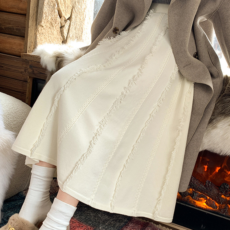 Autumn long pleated skirt