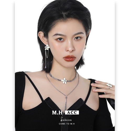 Original French Cream Resin Flower Necklace for Women, Light Luxury, Niche Clavicle Chain, Elegant and Versatile, Sweet Decor, Wholesale