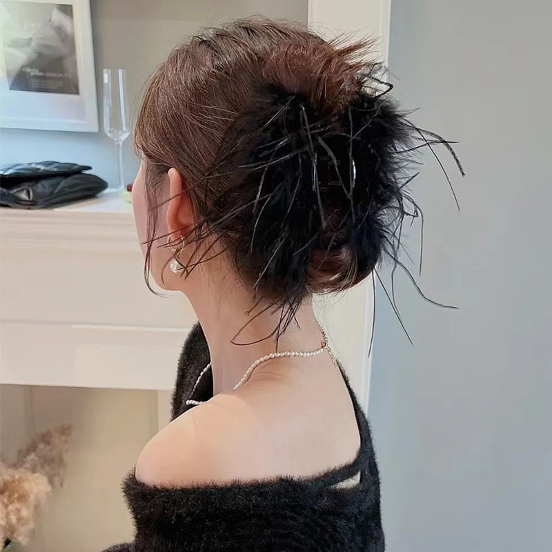 黒の高級ダチョウのヘアクリップ、ヘアボール、ヘアアクセサリー、大きな羽根のヘアクリップ、髪のボリューム、サメクリップ|undefined