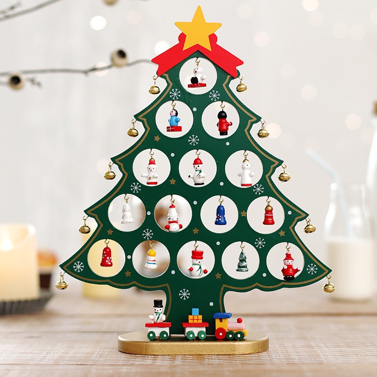 Gran árbol de madera de una sola pieza verde