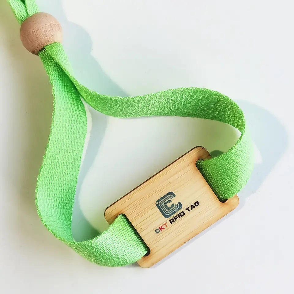 Hf8d1853b4afe4216a32d762341537