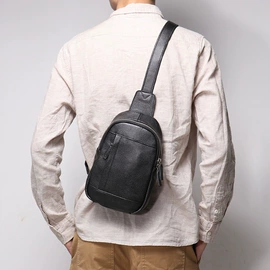 男士胸包;旅行包袋;休闲背包