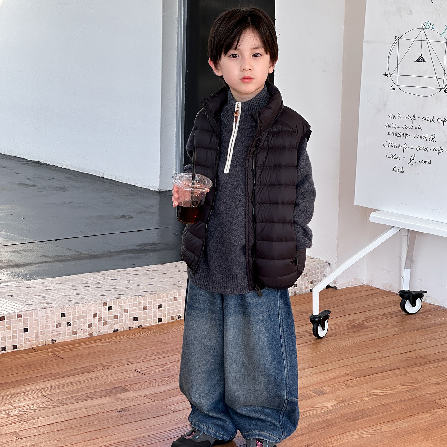 McCarthy ropa infantil para niños chaleco de pluma 2025 nuevo invierno para niños de tamaño mediano 90 clip de caballo casuales de caballo blanco