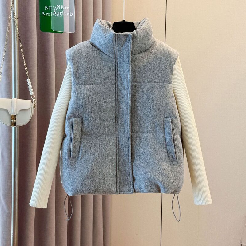 2026 Autumn/Winter New Women's Down Cotton Vest, Short Sleeveless Padded Vest with Thickened Stand Collar, Fashionable Jacket, Versatile Vest 2026 Autumn/Winter New Women's Down Cotton Vest, Short Sleeveless Padded Vest with Thickened Stand Collar, Fashionable Jacket, Versatile Vest