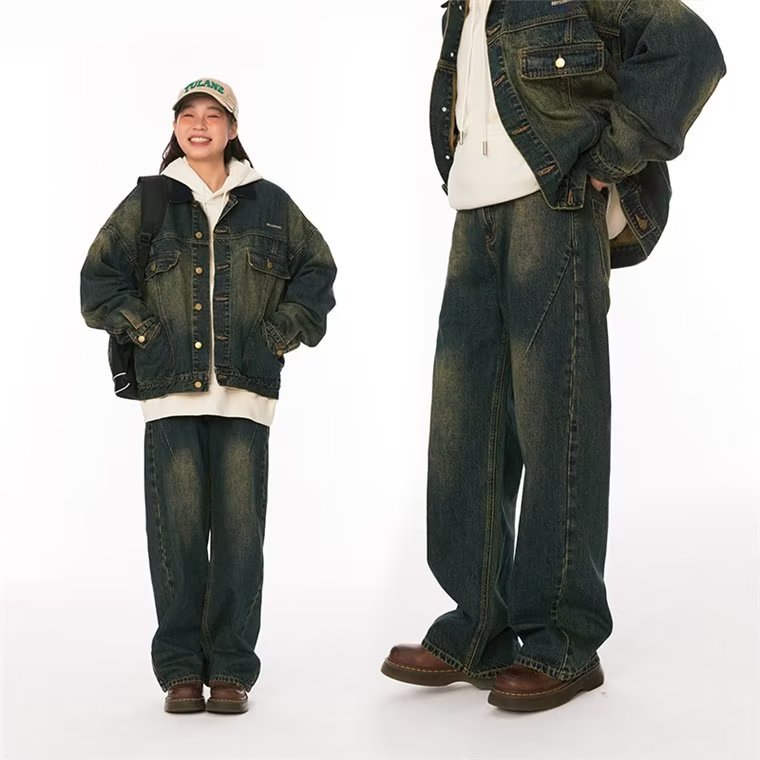Washed blue jeans, high street style, loose fitting wide leg pants, retro American style, versatile trend_voghion.com