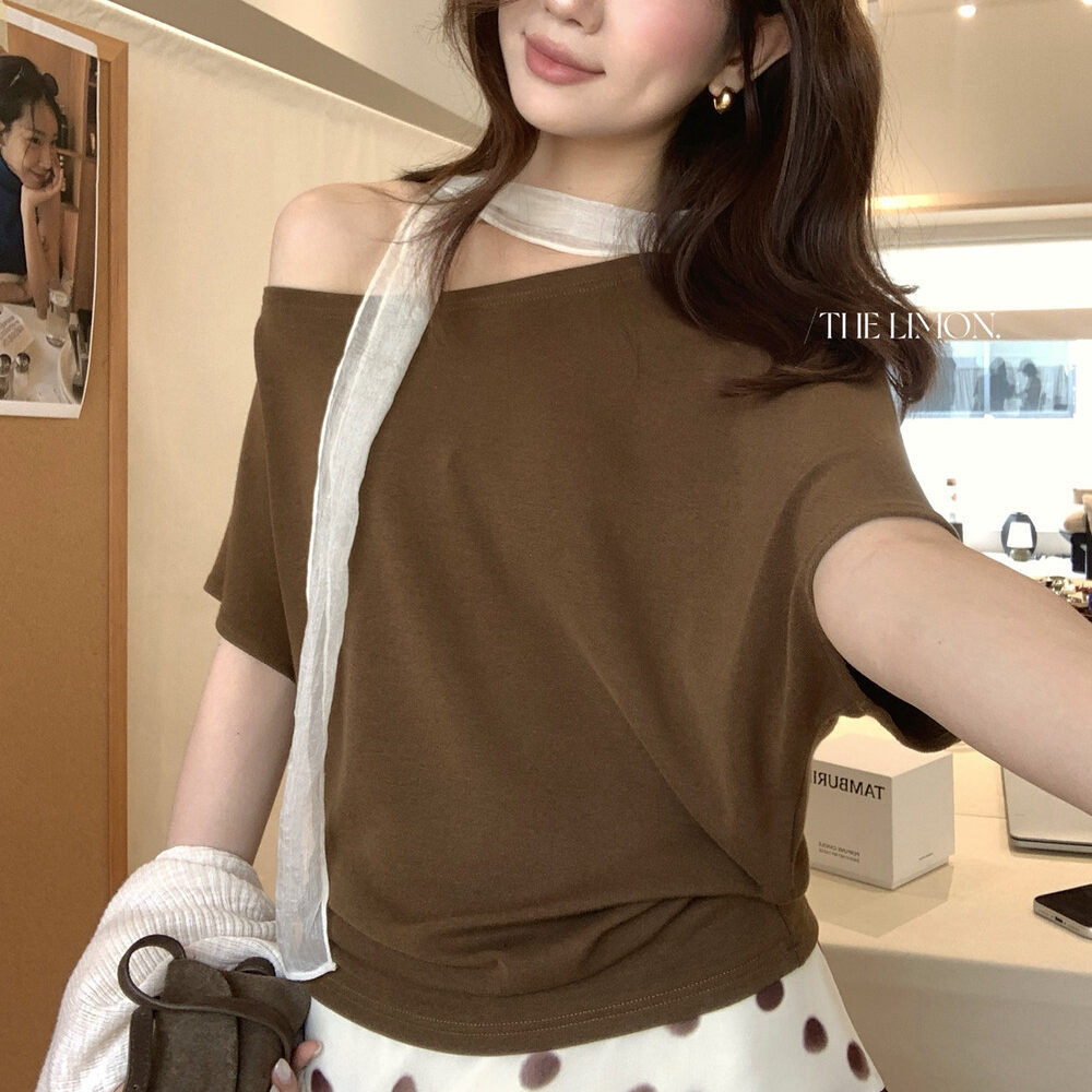 Áo thun nữ tay ngắn thiết kế dây rua vai lệch kiểu Pháp — màu đen, Màu cà phê, màu trắng, màu xám