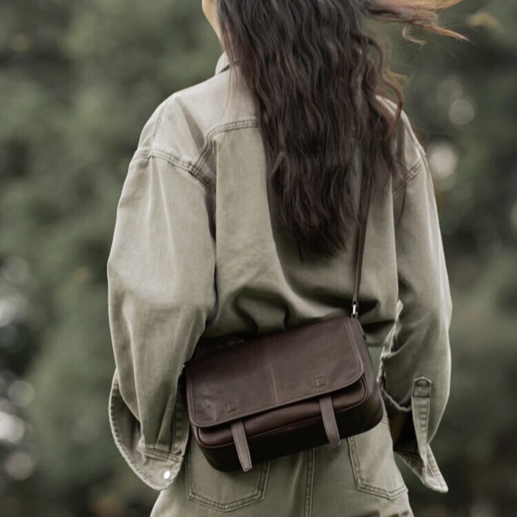 Genuine Vegetable-Tanned Leather Messenger Bag, Casual Versatile Retro Commuter Shoulder Crossbody Underarm Leather Bag for Women