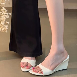 �W���߼����¸���ɫһ�֛���ЬŮ���⴩�ٴ���^��Ƥ¶ֺ�߸���Ь