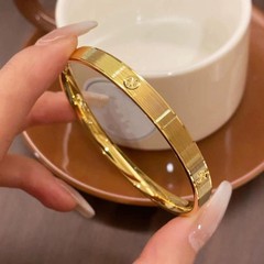 ベトナム沙金精品ドリルブレスレット女性気質閉鎖ブレスレット銅金メッキジュエリーブレスレット手飾りメーカー卸売り