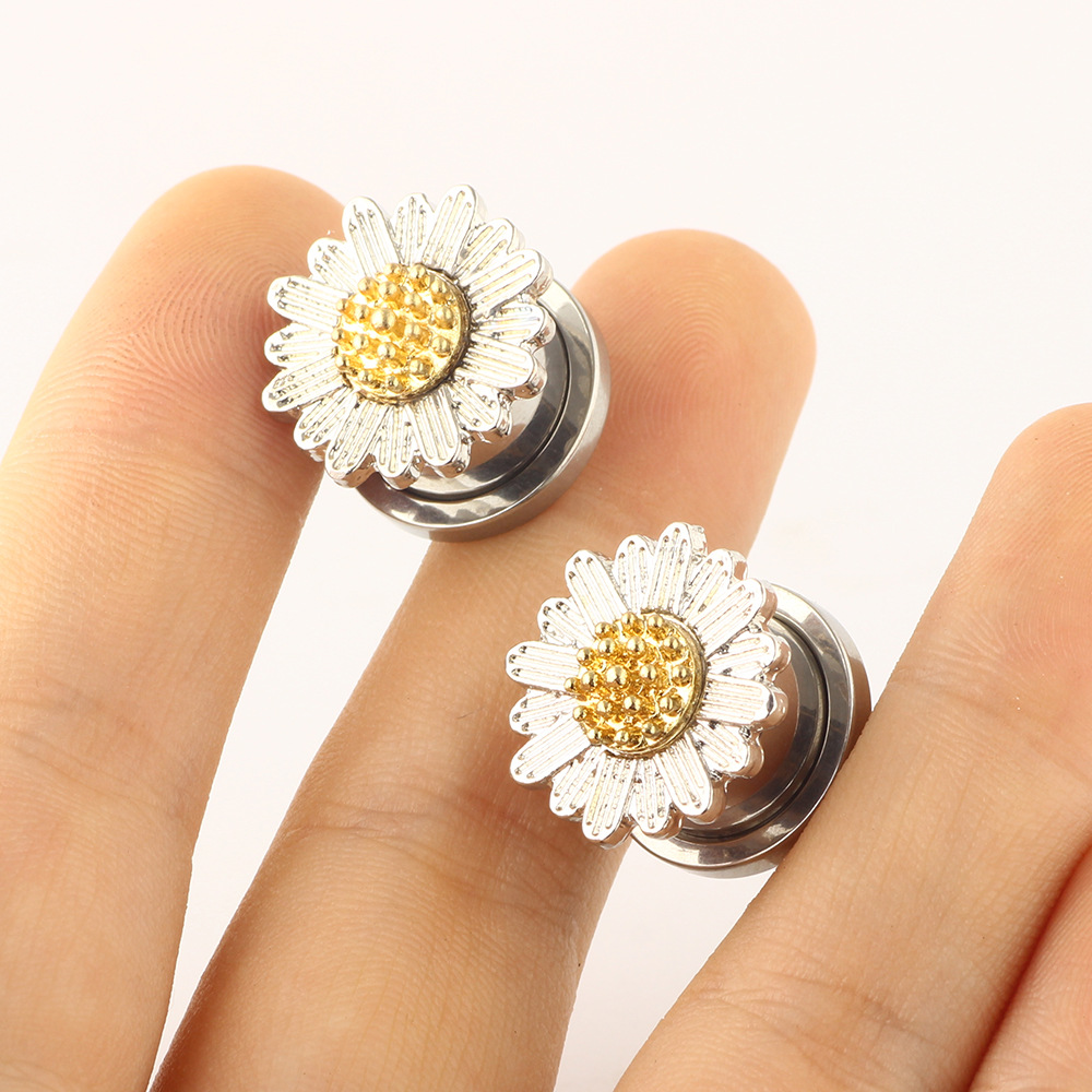 European American 2022 Auricle Hollow Chrysanthemum Ear Plug Stretcher - 16mm 18K Gold Plated Stainless Steel Ear Piercing Jewelry detail image 7