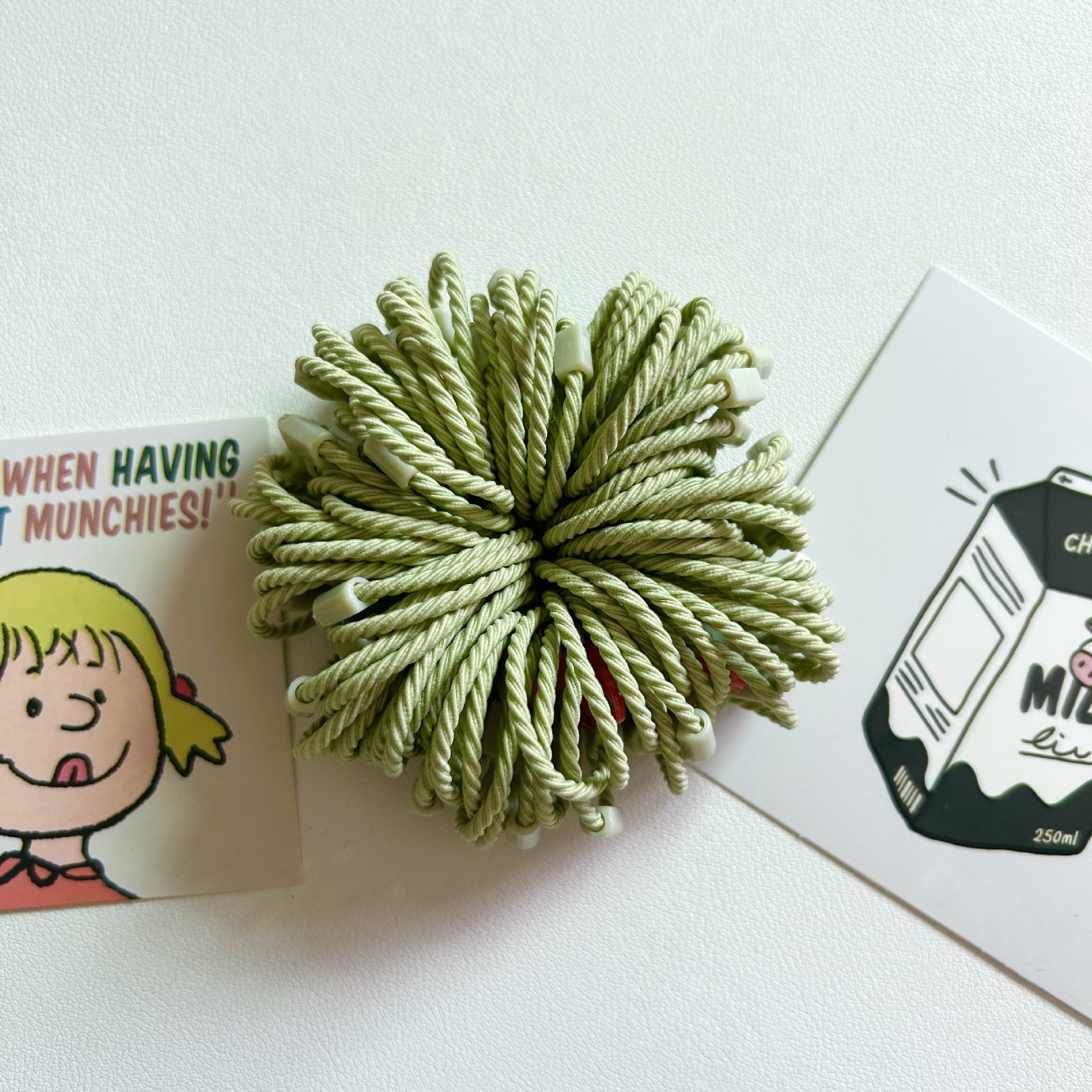 Cuerdas de cabeza simples correa de goma pequeña hebilla diy anillo de cabello niña pequeña cuerda de cabello colorida de alta elasticidad adornos para el cabello