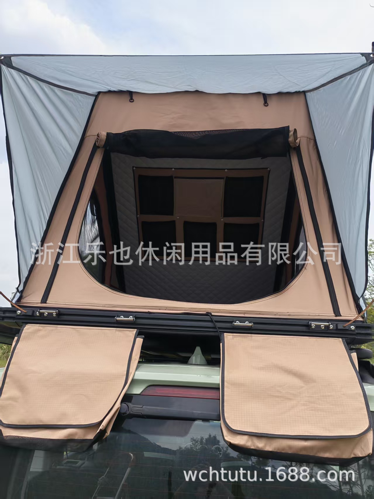 Triangular Hard-Top Aluminum Alloy Car Roof Tent for Suvs, Outdoor Camping, No-Setup Quick-Open