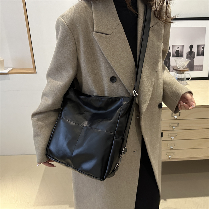 2024 nueva simple retro nicho mochila de mujer moda coreana temperamento multifuncional viaje de hombro bolsa de mano