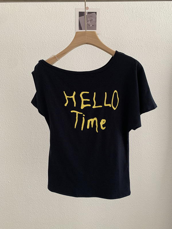 欧瑪莱韓系ギャル風のアルファベットのプリントの斜めの襟は肩の半袖のtシャツの夏の百合の上着の3491をねじります。|undefined