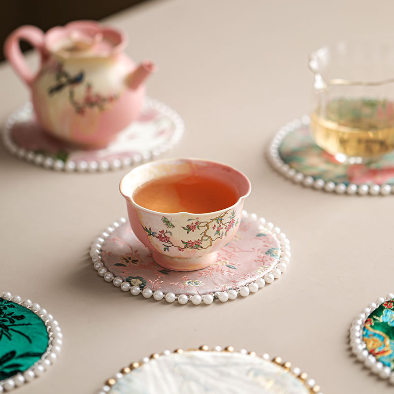 Retro Coasters, High-Looking Teapot Mats, Brocade Japanese-Style Household Flower and Bird Kung Fu Tea Set Accessories, High-End and Accessible Luxury