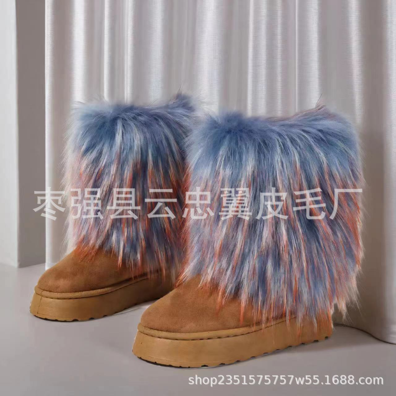파란색 배경에 컬러 팁