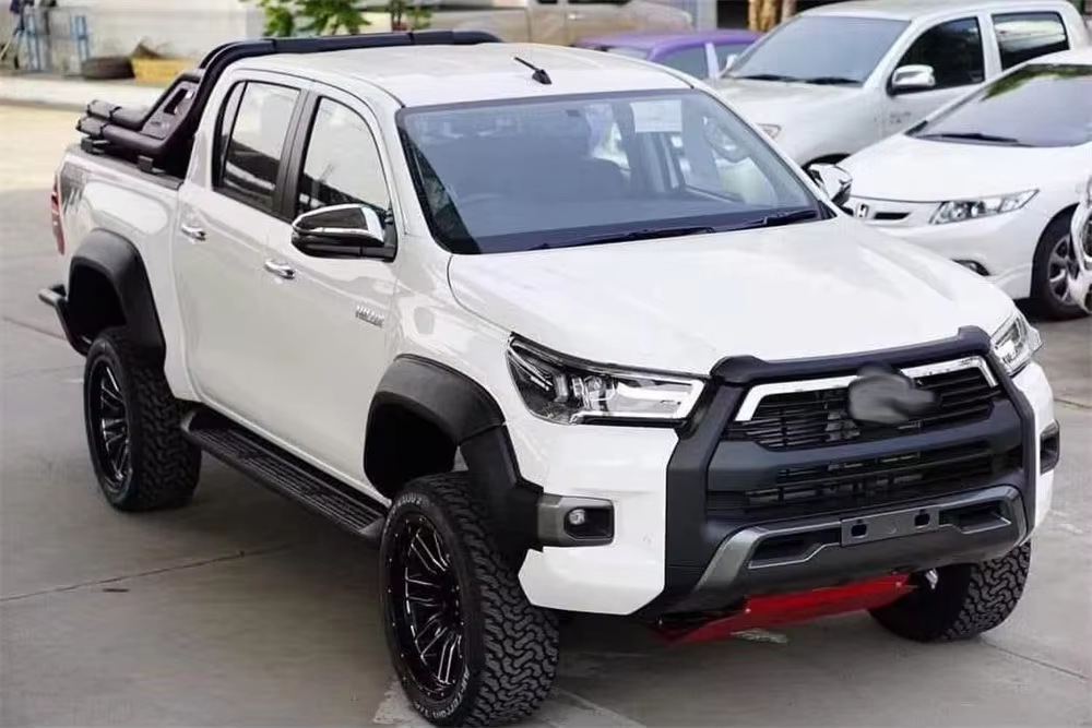 Suitable for Toyota Hilux ROCCO 2021+ Hilux widened and thickened wheel arch fenders for original vehicle modification