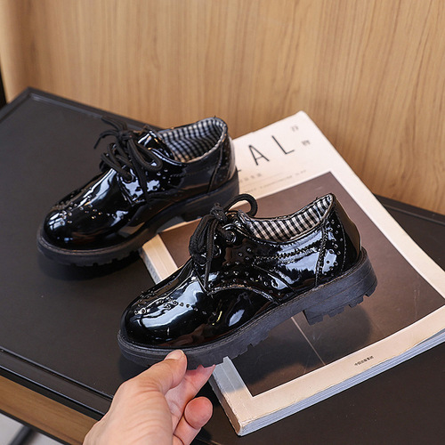 Children's black leather shoes for boys, British style, glossy small leather shoes, children's single shoes, easy-on for medium and large children