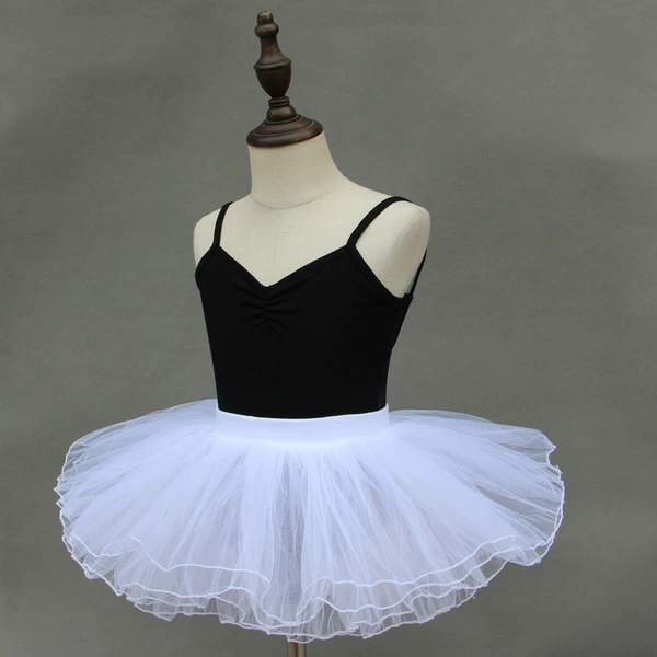 Black suspenders + white four-layer skirt