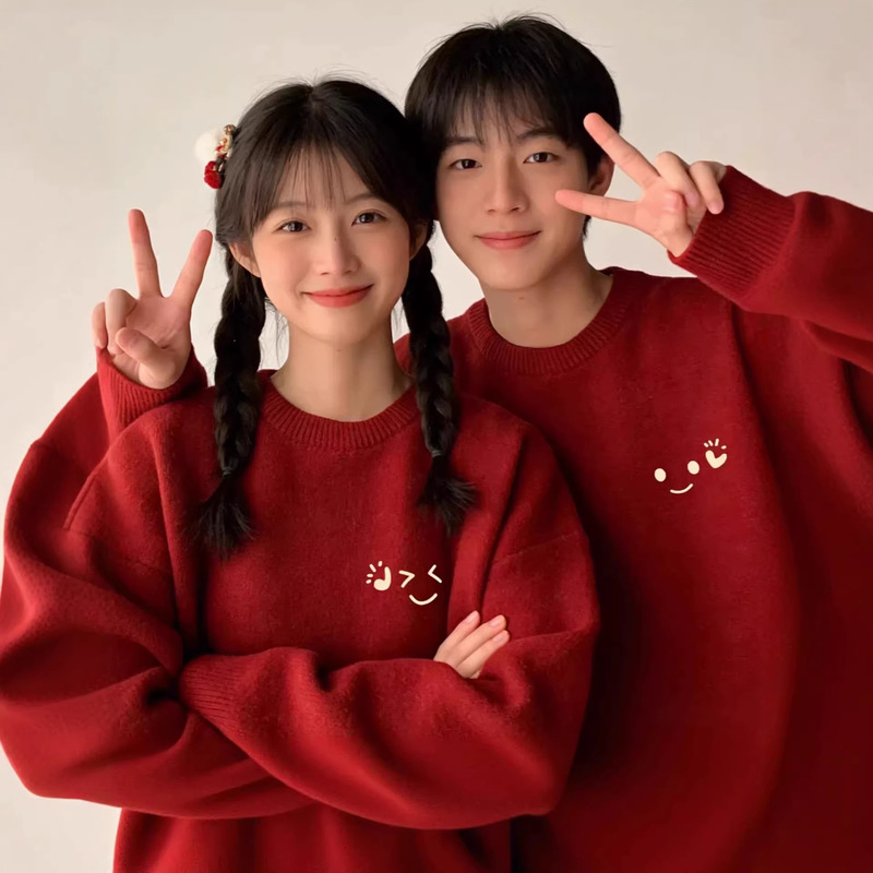 Thick Knit Sweaters for Couples, New 2026 Model, Smiley Face Design, Suitable for Marriage Registration, Photo Shoots, and New Year