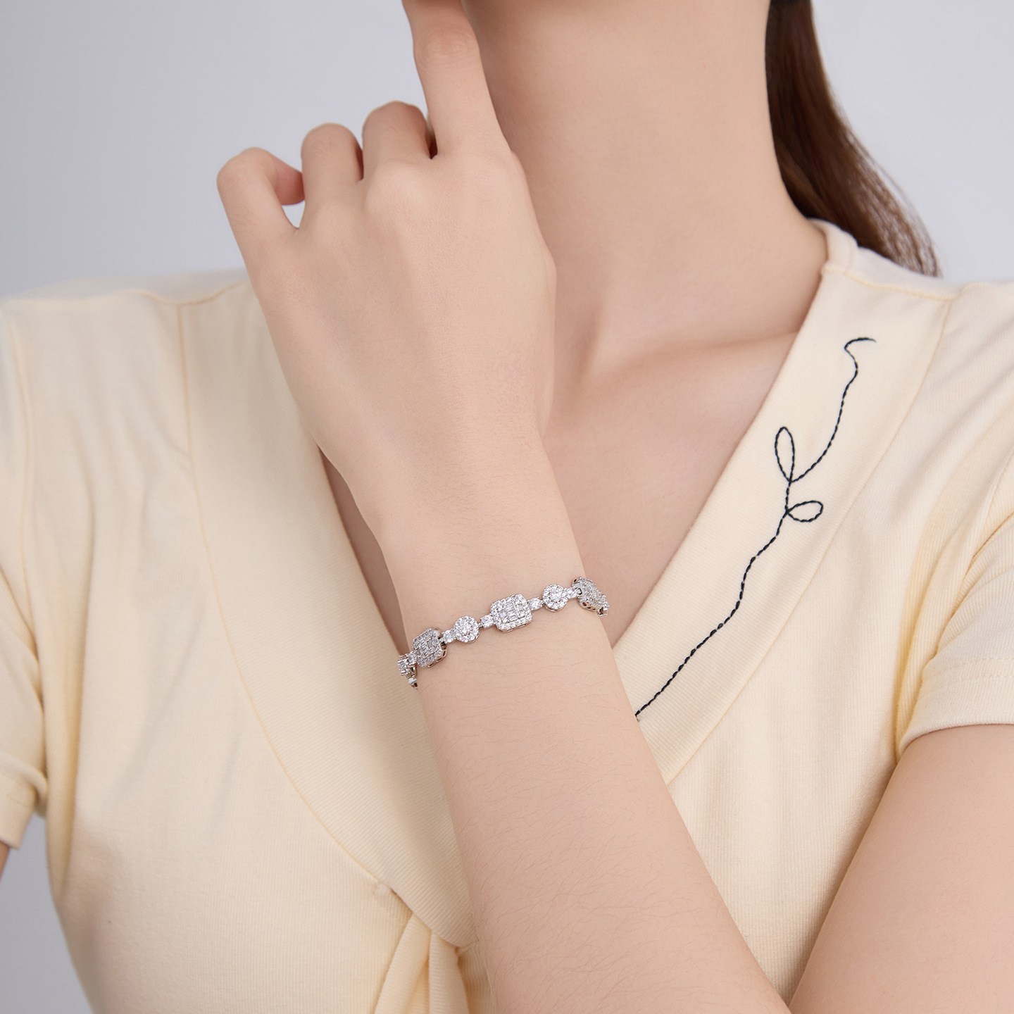 Xuping moda europea y americana transfronteriza geométrica cuadrilátera redonda empalmada pulsera aleación de cobre ligera de lujo temperamento joyería de brazaletes