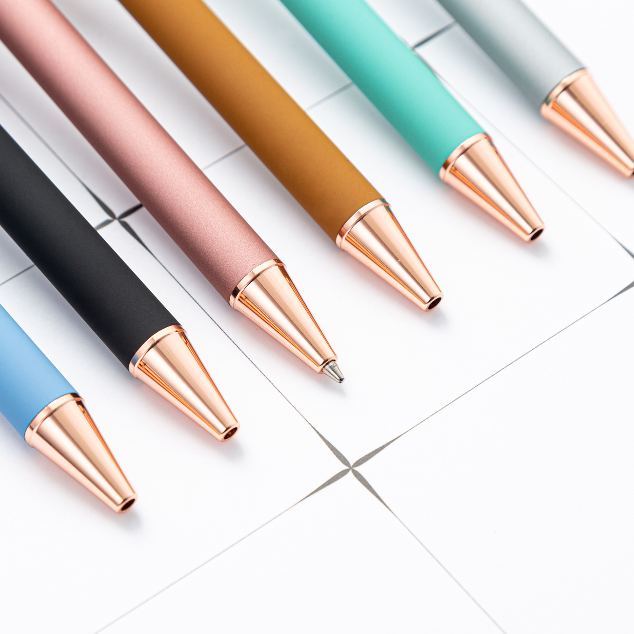 Fábrica directa de alto valor facial bolígrafo pulverizador bolígrafo publicitario de metal bolígrafo de regalo de hotel puede imprimir logotipo