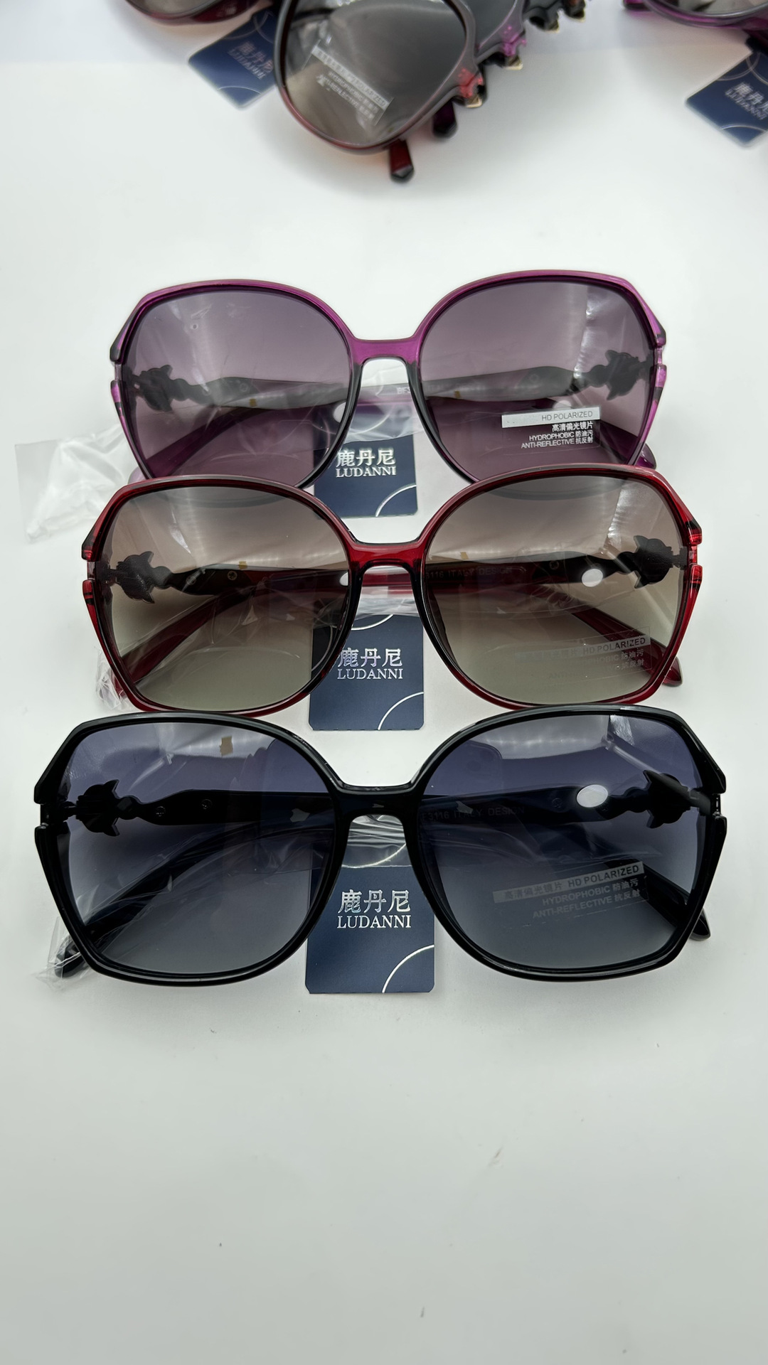 Polarized sunglasses for middle-aged and elderly women, anti-UV sunglasses with large and small frames for mothers, outdoor driving sunglasses, fashion-forward