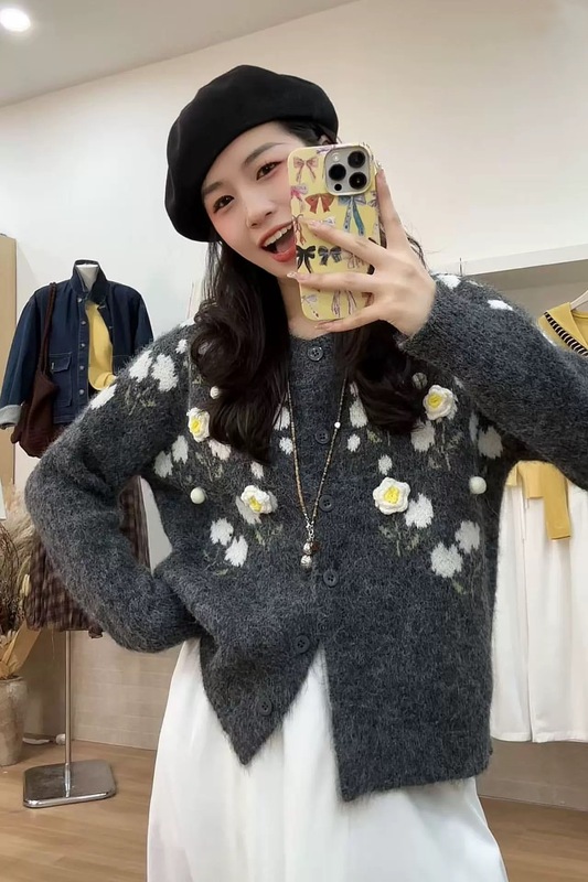 韩系温柔风立体花朵毛衣开衫女秋冬季气质高级感圆领宽松针织外套|undefined
