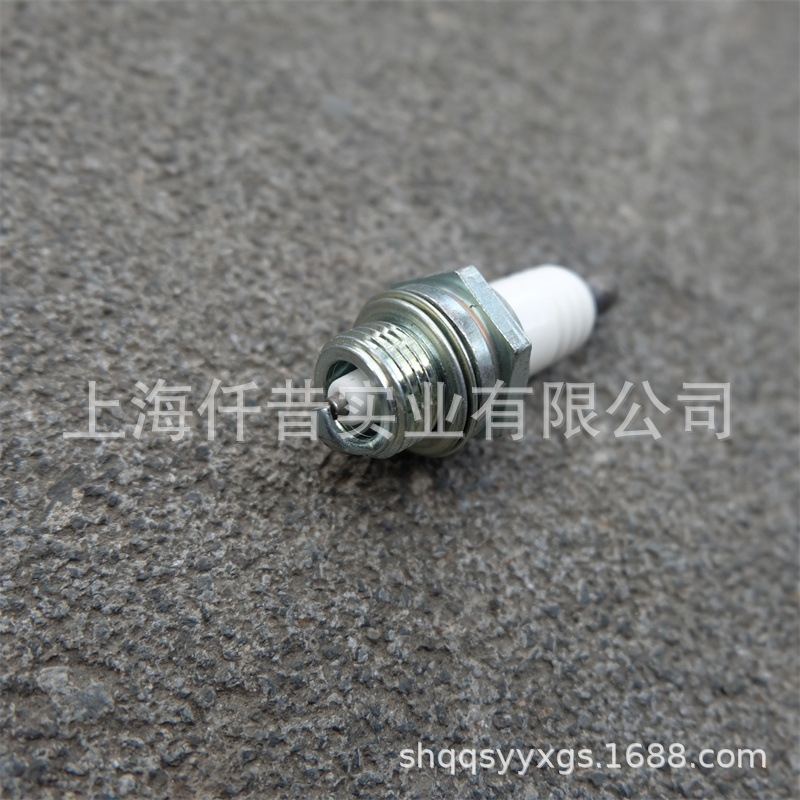 适配瑞典胡斯华纳富世华消防切割机无齿锯油锯链锯风机火嘴火花塞