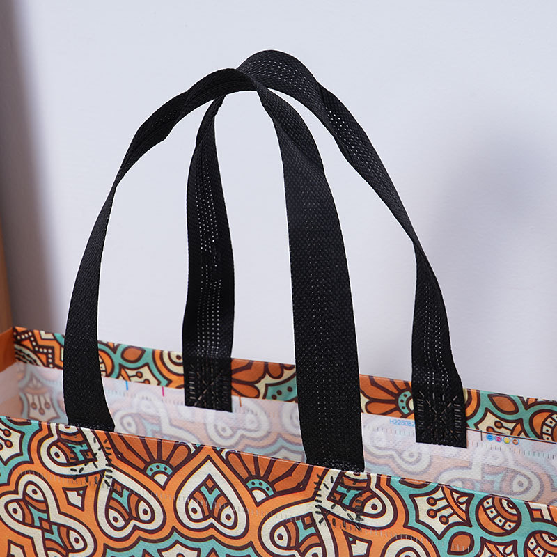 Bolsas de regalo personalizadas bolsas de mano personalizadas logotipo de publicidad de ropa gran grosor bolsas de regalo no tejidas image 4