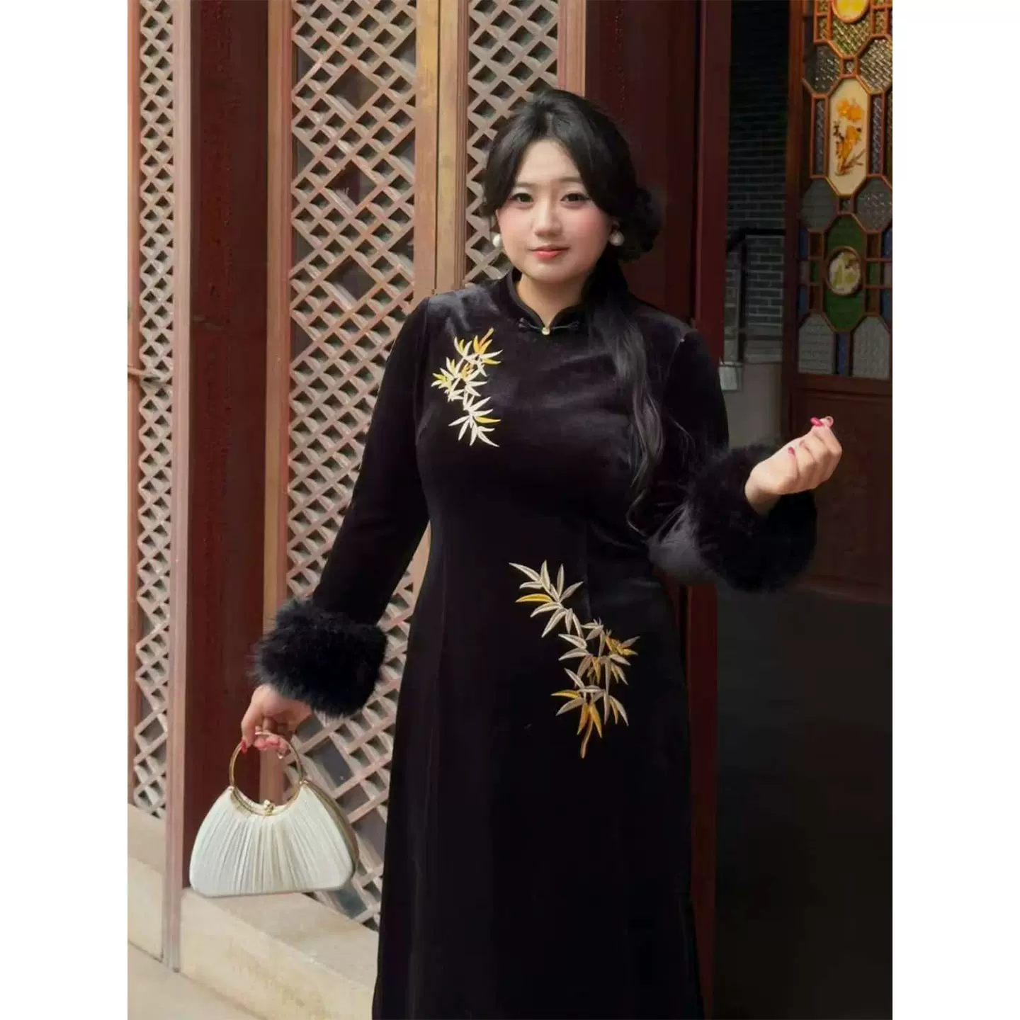 51902新中式国风改良旗袍2025冬季新款高端气质显瘦加绒大码旗袍