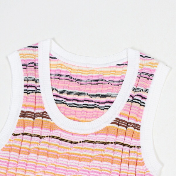 Summer elegant knitted dress with a round collar sleevless