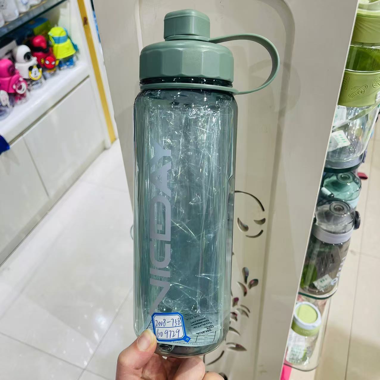 Jinshi deportivo al aire libre botella de plástico de una sola capa de 2000ml taza espacial de gran capacidad botella de agua portátil para trabajadores ecológicos