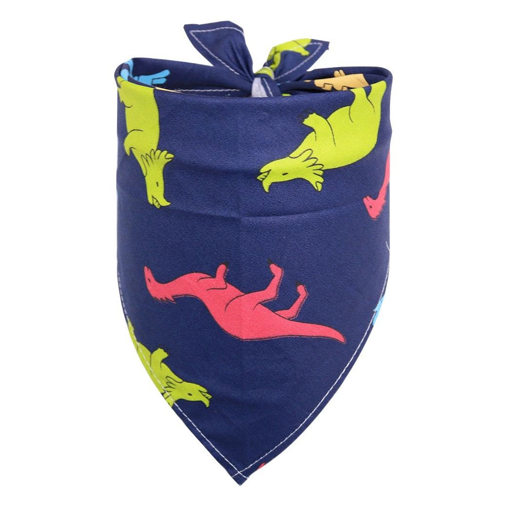 В наличии поставки ПЭТ треугольник полотенце слюны полотенце нагрудник поставки кошачий ошейник собака нагрудник динозавр серия печати