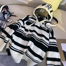 中大童秋冬季洋气毛衣连帽百搭休闲黑白拼接男女童针织衫