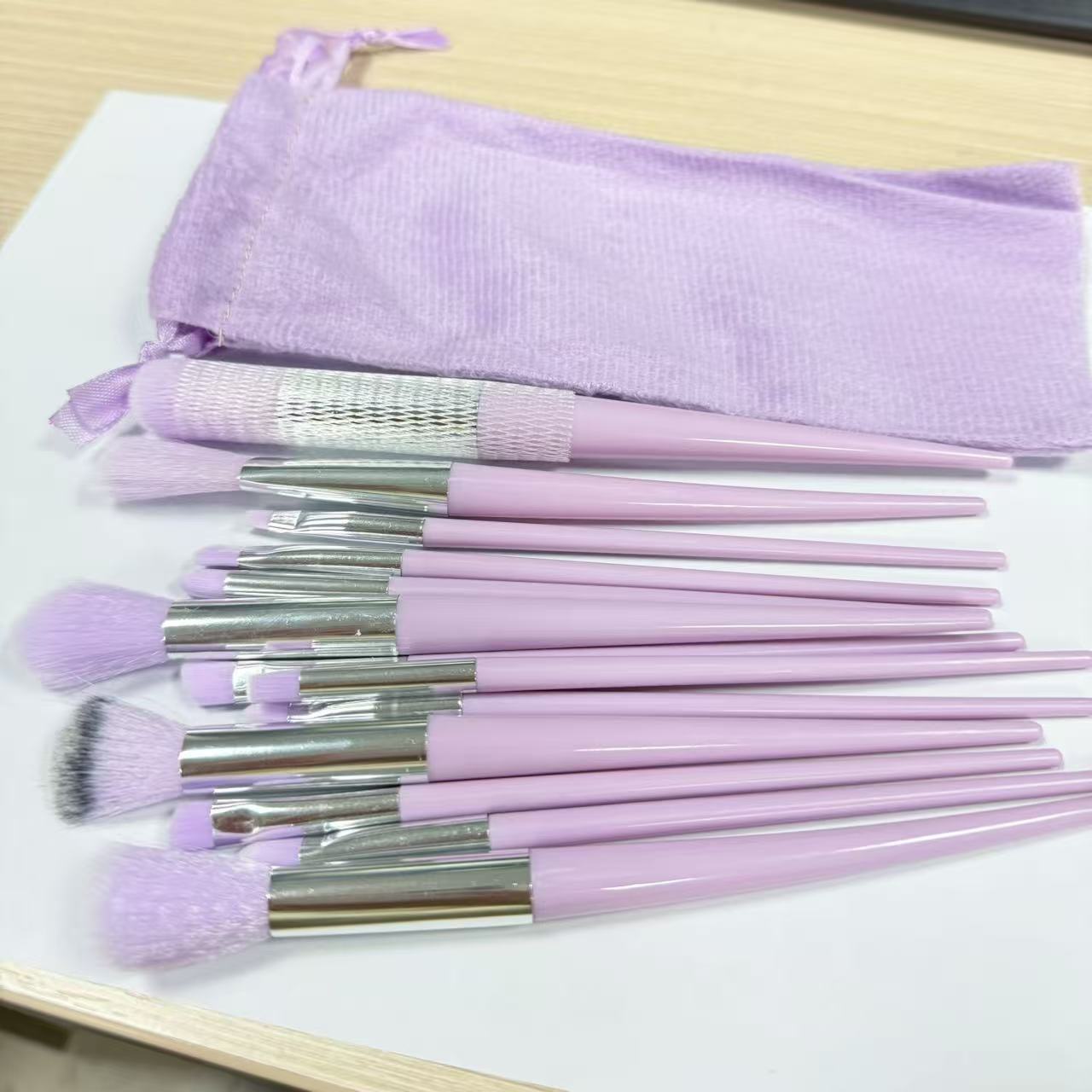 13 bolsas moradas + de terciopelo