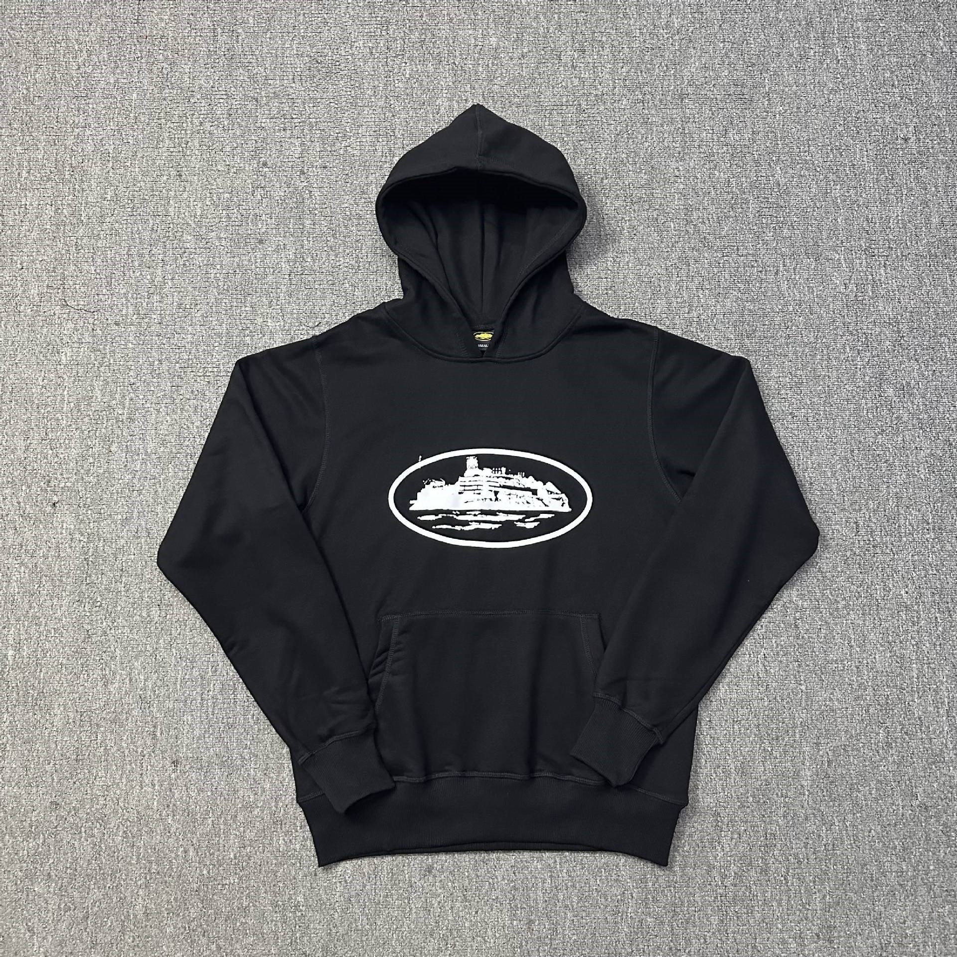 555 Black and white sweatshirt 910