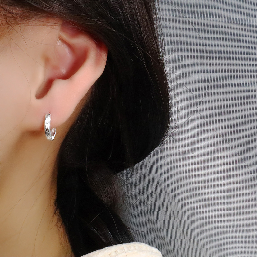 Textured Brushed Earrings, Simple And Unisex, 2026 New Model, Small Round Hoops That Can Be Worn While Sleeping Without_voghion.com