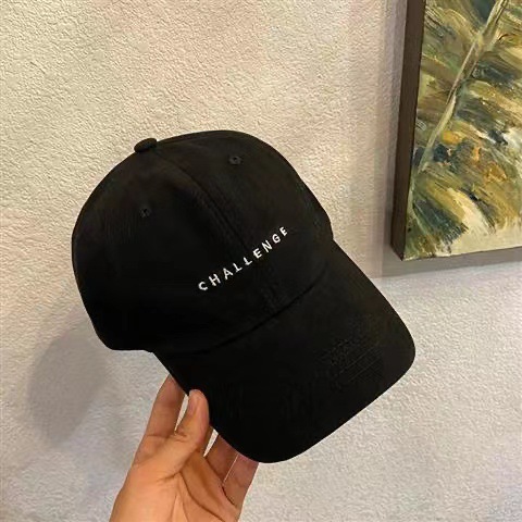Gorra de béisbol japonesa pequeña letra fresca bordada gorra de pico simple para hombres y mujeres sombrero casual cara de aspecto pequeño sombrero de pareja de estilo de Hong Kong