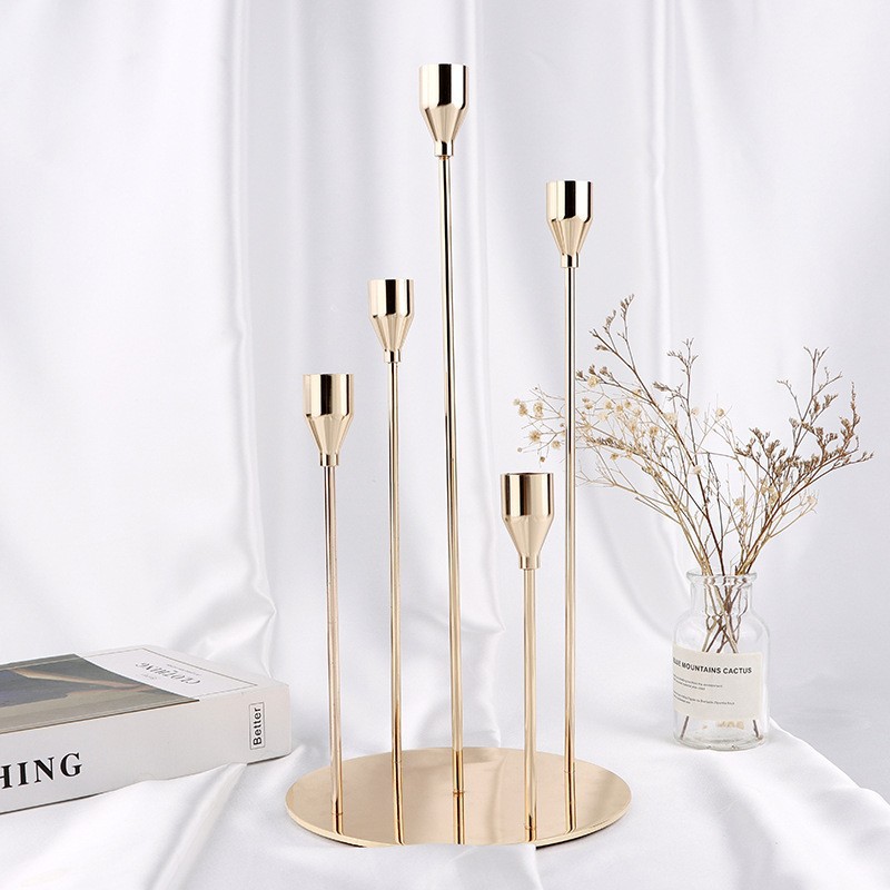 Accesorios de boda transfronterizos metal 5 brazos candelabro fiesta de cumpleaños hogar candelabro restaurante occidental decoración de mesa de boda