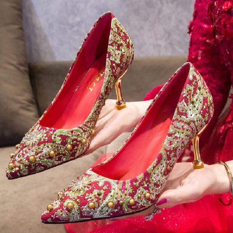 Vintage Dragon and Phoenix Diamond-studded Wedding Shoes Women's Thick Heel Stiletto Bride Shoes Wedding Wedding Wedding Bridesmaid Shoes Four Seasons Pointed High Heels