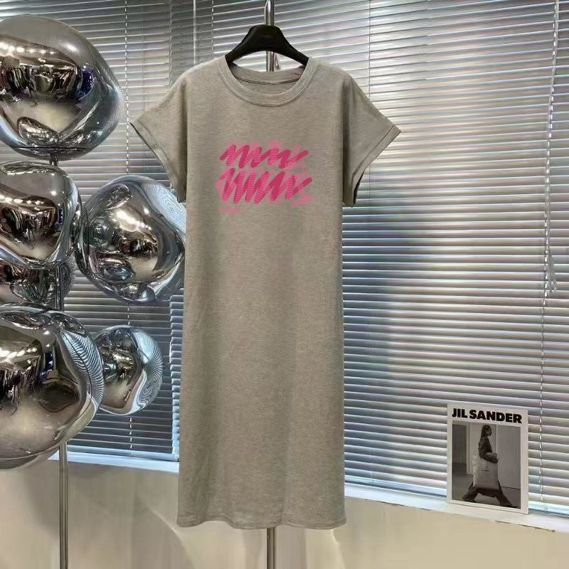 韓国版の女性用大きいサイズのゆったりTシャツナイトガウン、夏用ゆったりで肉感をカバーして着痩せ、カジュアルなロングワンピースとして着用可能|undefined