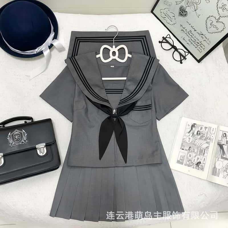 Manufacturer supplies JK uniforms, improved gray three-piece short skirt set, short-sleeve and long-sleeve pleated skirt, college-style Japanese-style set