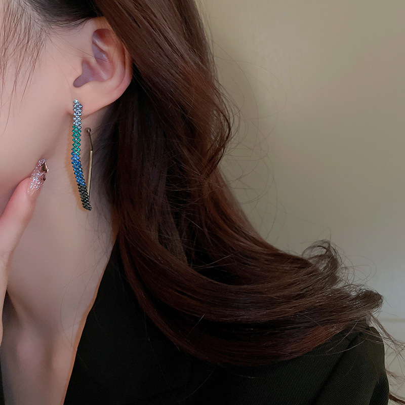 13g Weight Rhinestones Inlay Material Ear Studs Classification 1 Pair Quantity Daily Occasion Metal Material Geometric Pattern Women'S Gender Inlay Design Fashion Style 1 Pair Fashion Geometric Metal Inlay Rhinestones Women's Ear Studs 5