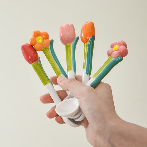 Korean style ins girly heart cute three-dimensional flower hand-painted tulip ceramic spoon long handle mixing spoon coffee spoon