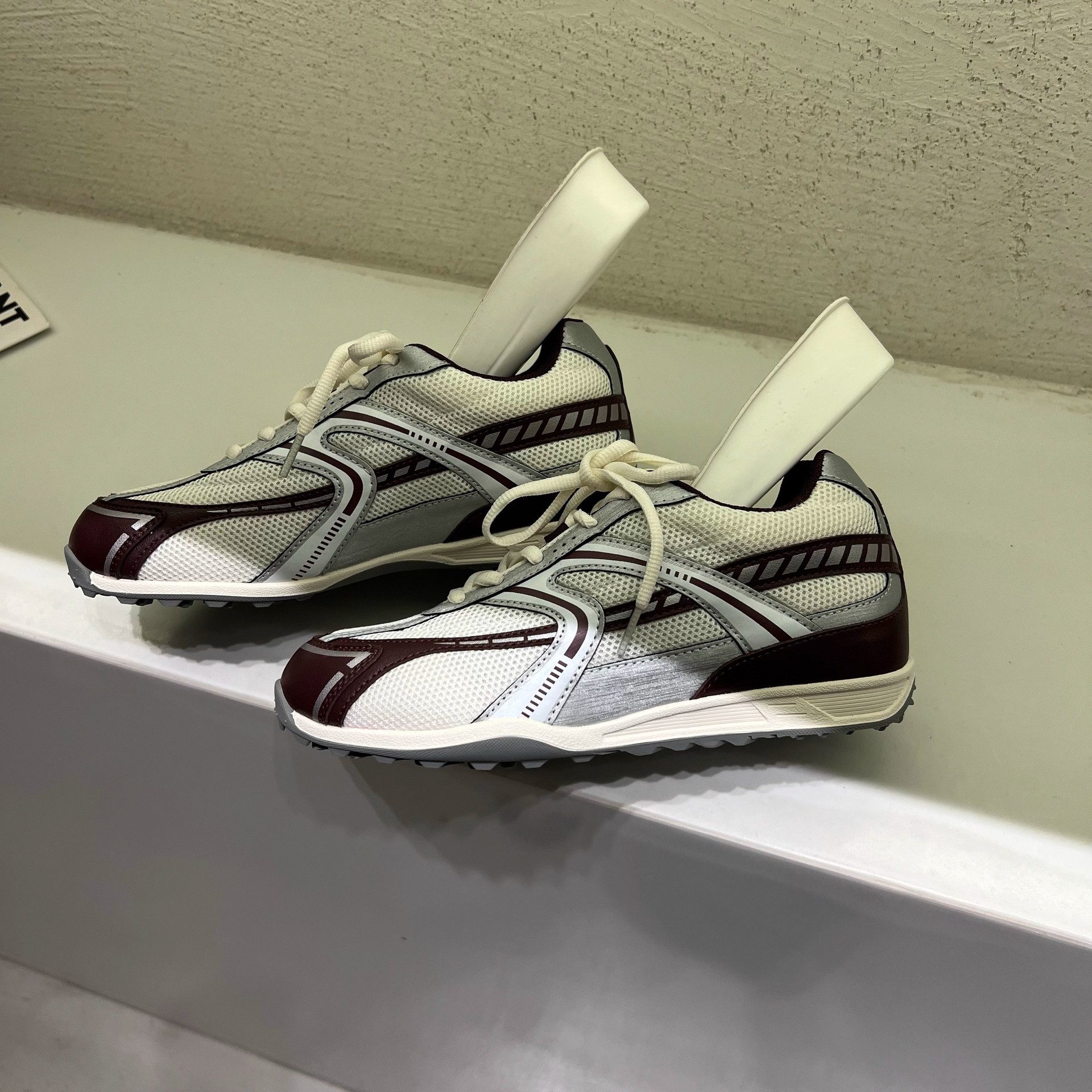 Super fuego retro zapatos de entrenamiento alemán para mujeres 2025 otoño nuevo transpirable versátil al aire libre casual in-mode zapatos deportivos frescos para mujeres
