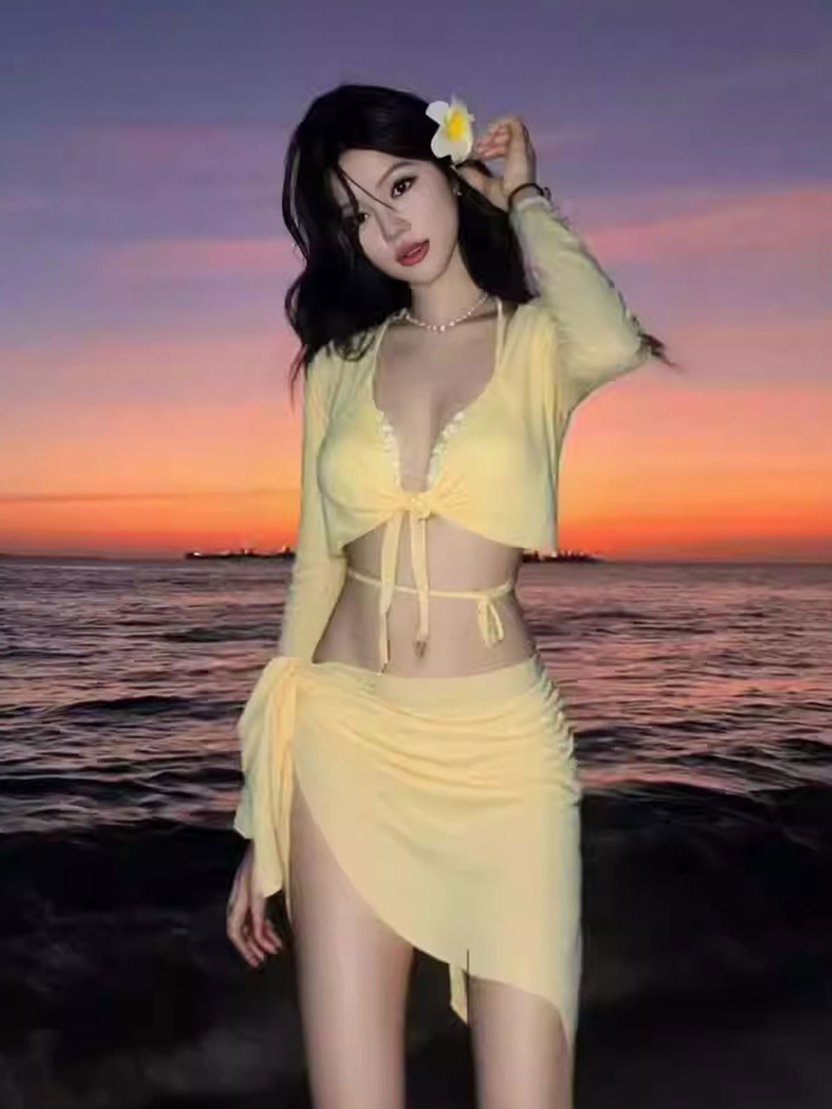 2025 nuevo traje de baño para mujer estilo caliente de cuatro piezas dividido protector solar de manga larga vacaciones junto al mar amarillo puro estilo bikini